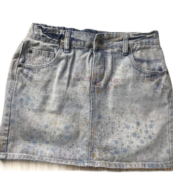Arizona Jean Company Other - Girl’s Floral Denim Jeans Light Wash Jean Skirt